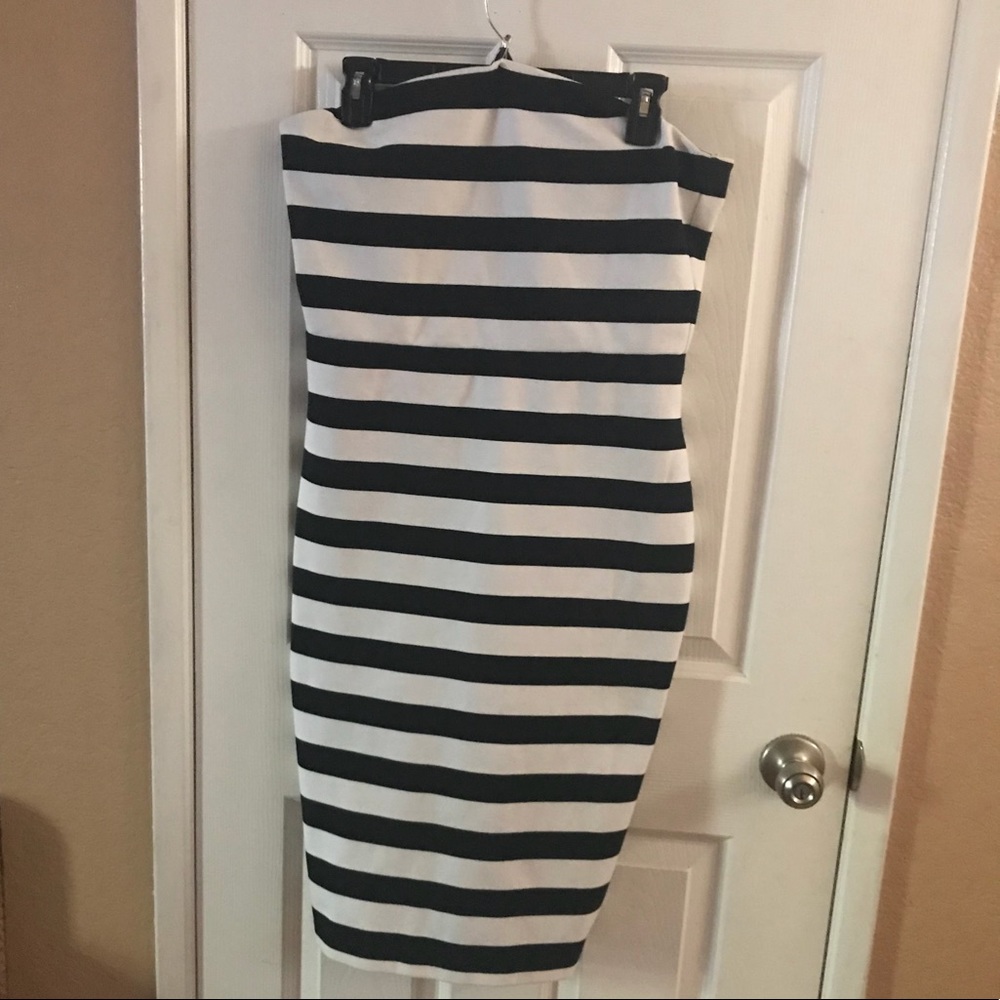 Expressfitted Midi Dress - Black & Cream Striped
